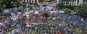 В Буэнос-Айресе прошла очередная массовая акция протеста против реформ президента Аргентины