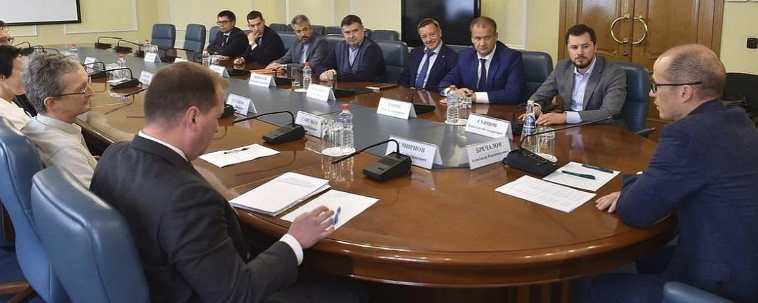 Глава Удмуртии встретился с кандидатами на пост мэра Ижевска