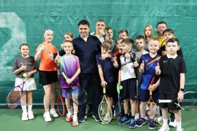 Губернатор Андрей Воробьев проверил работу нового спорткомплекса в Шаховской