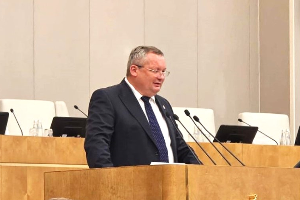 Председатель Думы Астраханской области Игорь Мартынов поздравил десантников и ветеранов ВДВ с Днем Воздушно-десантных войск России