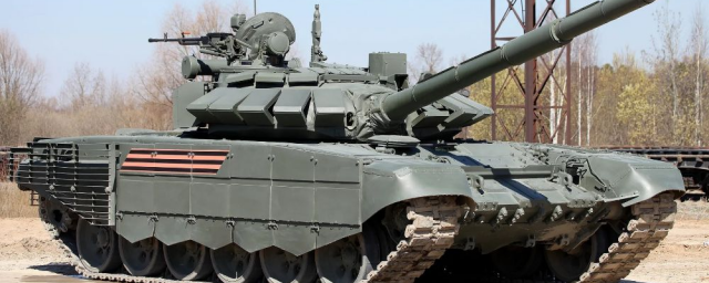 Экипаж танка Т-72Б3 уничтожил находившуюся в укрытии бронетехнику ВСУ