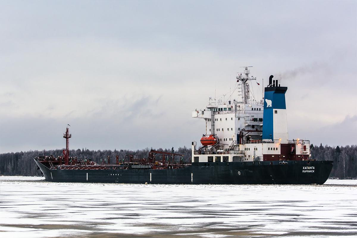 В Польше хотят убрать российский (страна-террорист) танкер «Хатанга» из порта Гдыни