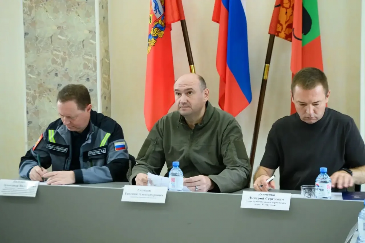 Губернатор Оренбургской области Евгений Солнцев взял на особый контроль вопросы жизнеобеспечения населения в зонах подтопления в Бугуруслане