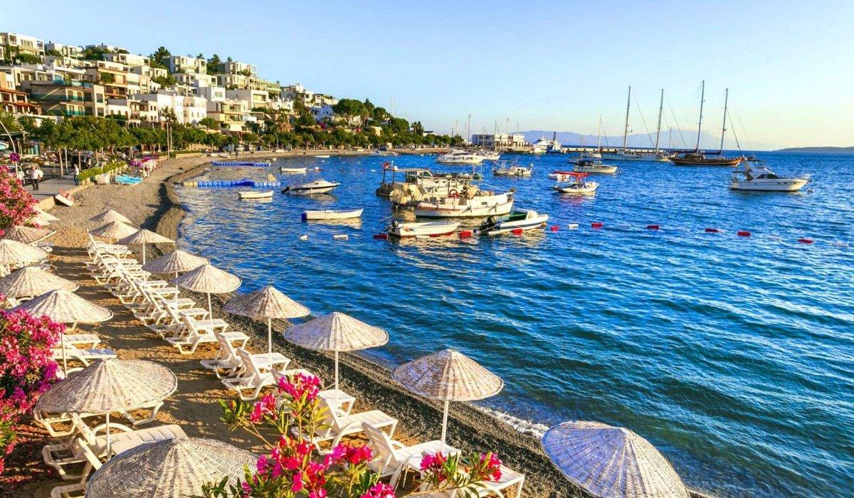 Eco-activists in Turkey fight against beach clubs