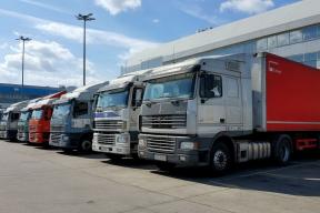 Таможенный налет по-калужски: бандиты протаранили ворота и угнали фуры с санкционным товаром