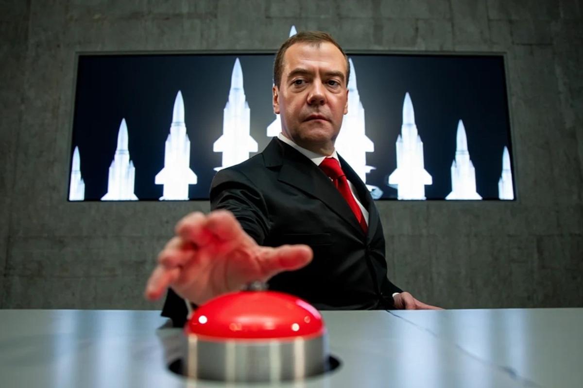 Медведев жестко отреагировал на слова Трампа о Путине и действиях России