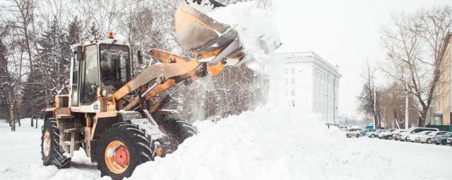 В НСО более 800 единиц техники вышли на уборку снега