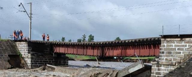 На Транссибе из-за дождей обрушился мост
