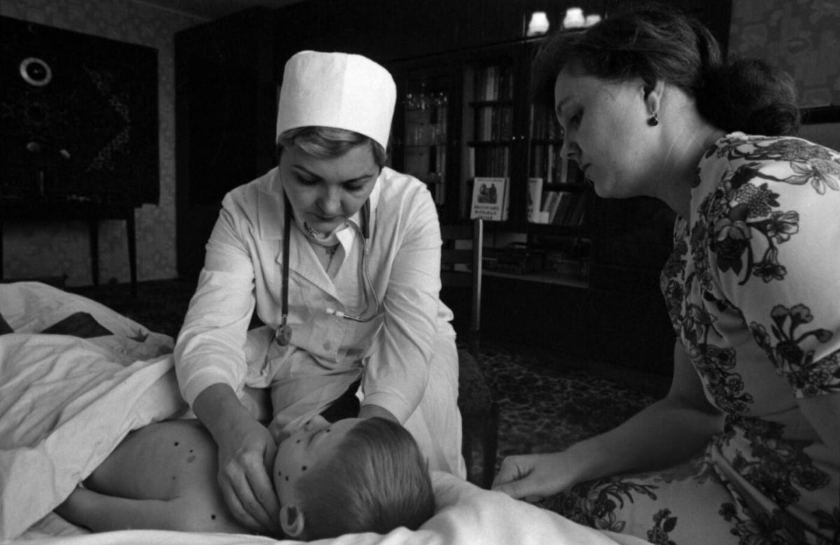 Стало известно, чем так опасны для детей «ветряночные вечеринки»