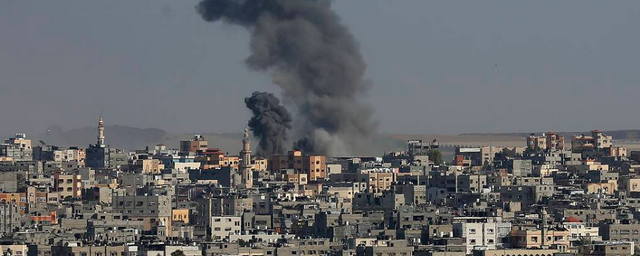 Ракетный удар Израиля разрушил высотное здание в центре Газы