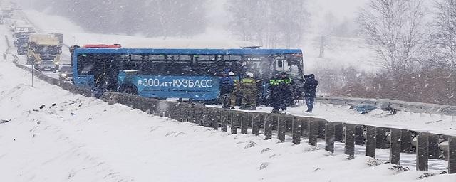 В ДТП с пассажирским автобусом в Кузбассе погибли пять человек