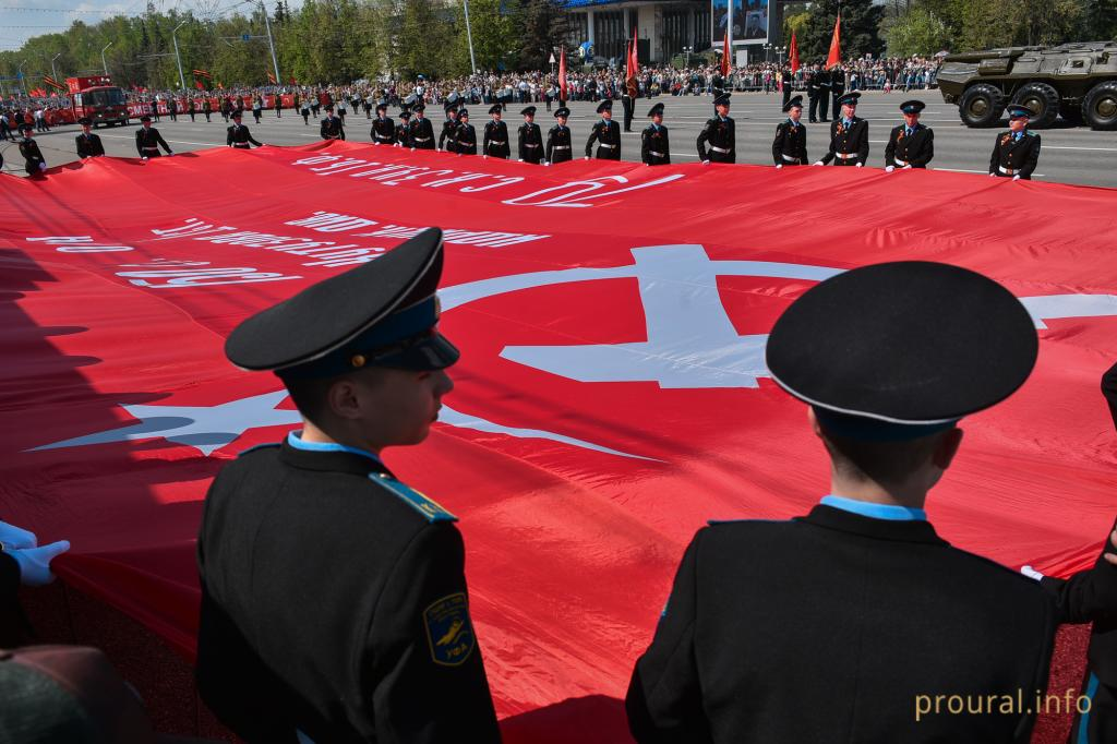 В Курултае Башкирии планируют увеличить штрафы за неиспользование Знамени Победы до 25 тысяч рублей