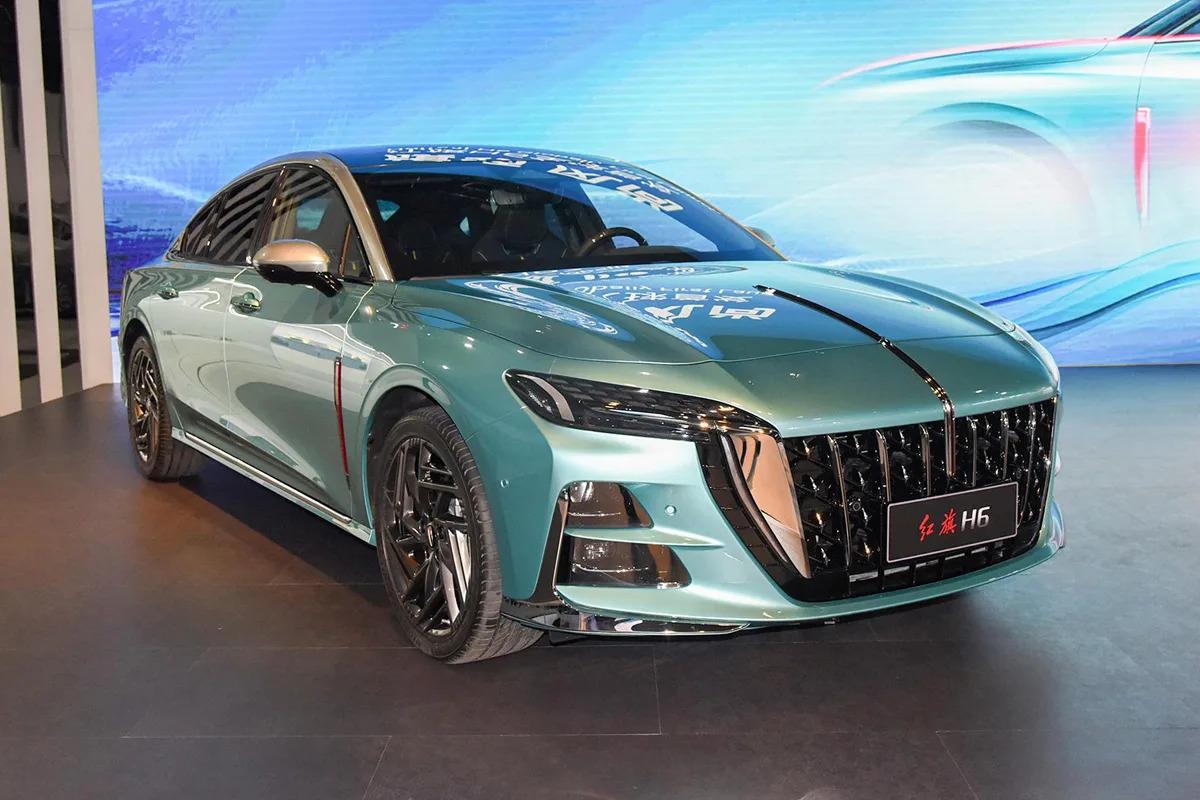 Hongqi усиливает свои позиции на авторынке России, делая премиум-сегмент доступнее