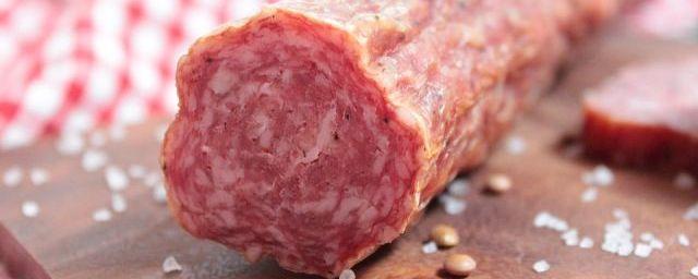В колбасе «Бутербродной» нижегородского производителя выявлен мясной клей