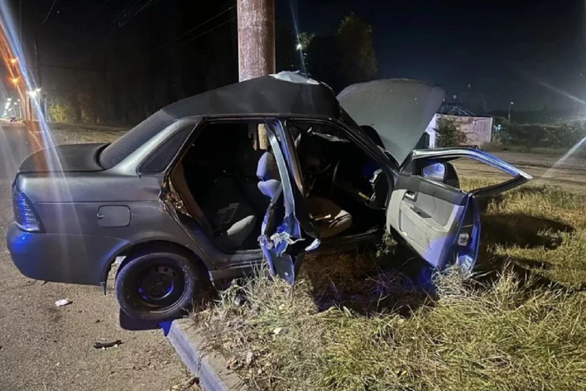 Два человека пострадали в ночном ДТП с легковым автомобилем в Липецке