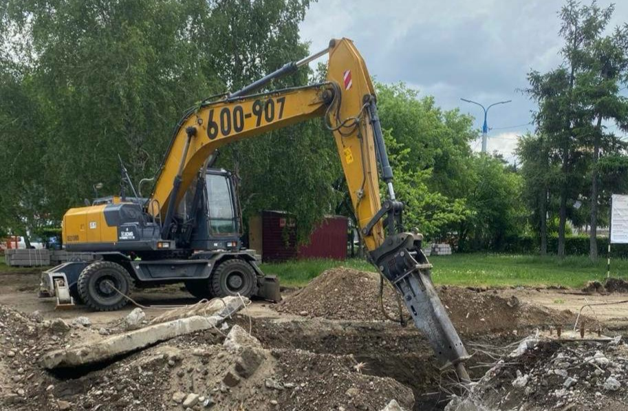 Мэр Руслан Болотов о ходе благоустройства: На общественных пространствах в Иркутске закончились демонтажные работы