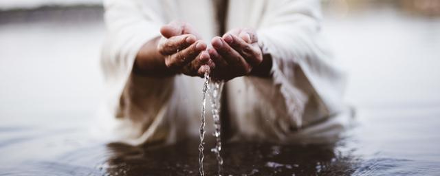 В Новосибирске 18 и 19 января будут раздавать святую воду на Крещение