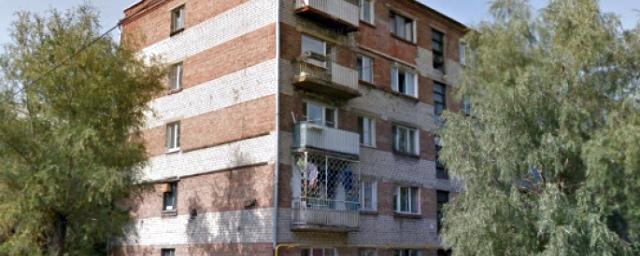 В Омске начали восстанавливать рухнувшую стену в пятиэтажном доме