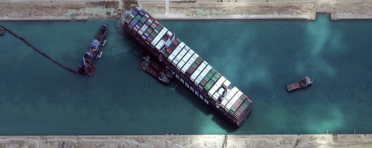 Потери от блокировки Суэцкого канала контейнеровозом могут достичь $1 млрд