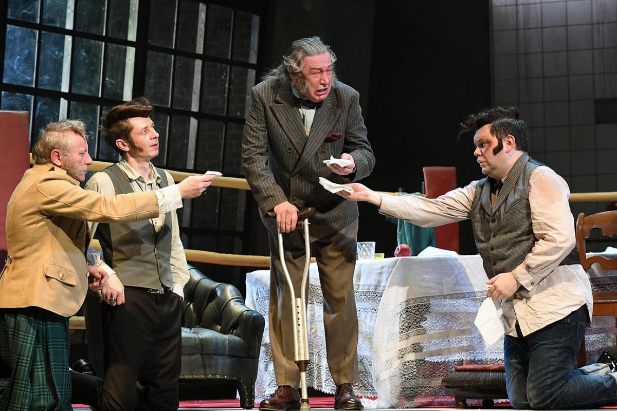 Ефремову стало худо перед выходом на свободу, отнялись ноги. Готовится «эвакуация» актера из колонии?