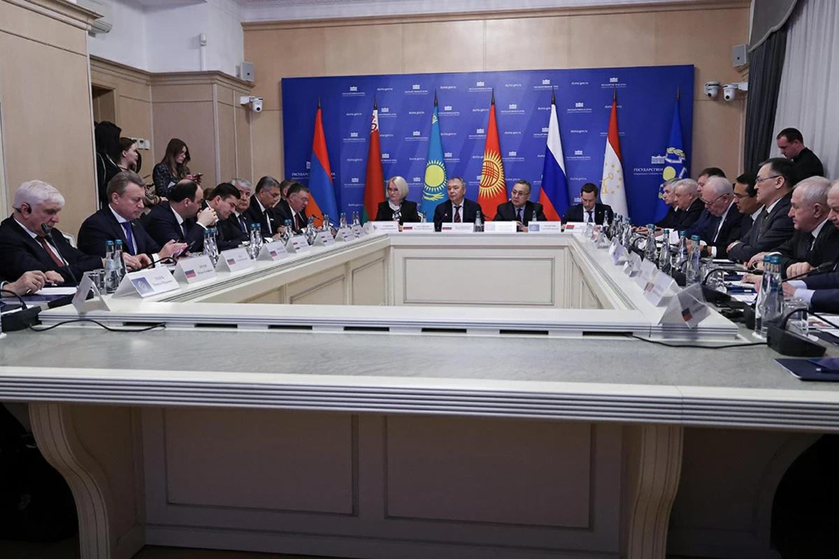 Западные «курсы» для подрыва выборов в России: данные Госдумы