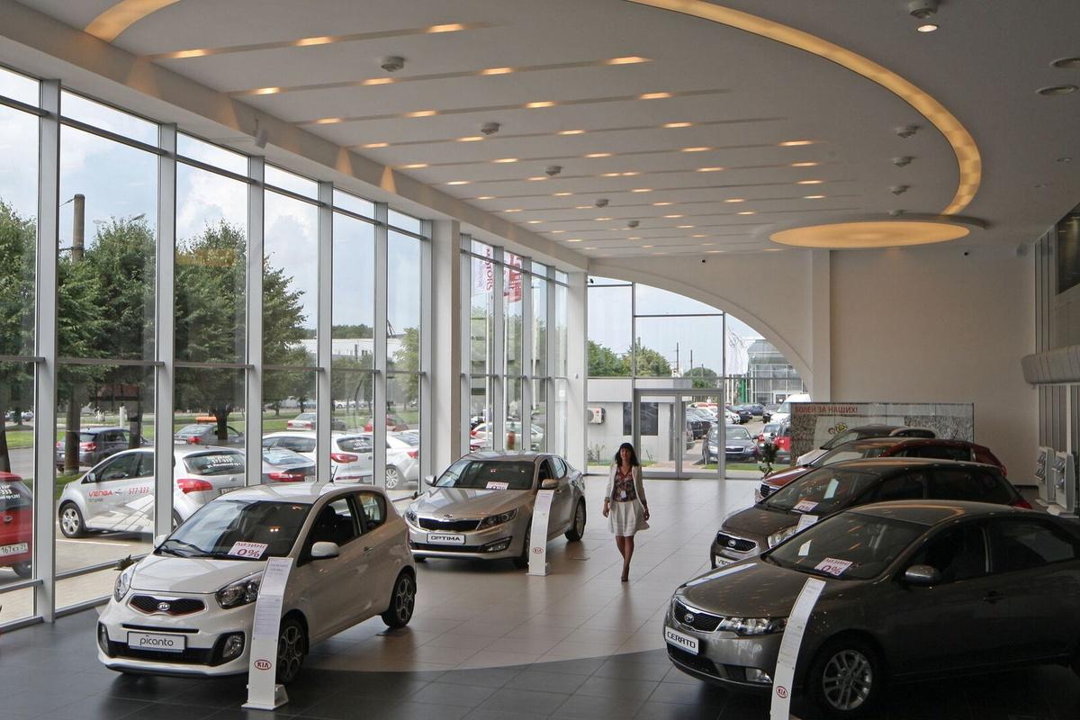 В России продолжают продавать новые машины из запасов 2023 года