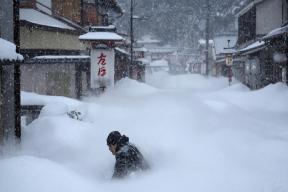 Жертвами снегопадов в Японии с 20 января стали 42 человека, 444 пострадали