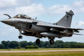 Охотники на Москву: чем опасны французские Rafale, вставшие на дежурство в 130 км от России