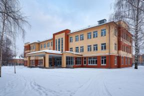 В Красноярске уволили директора школы, в которой ученица совершила поджог