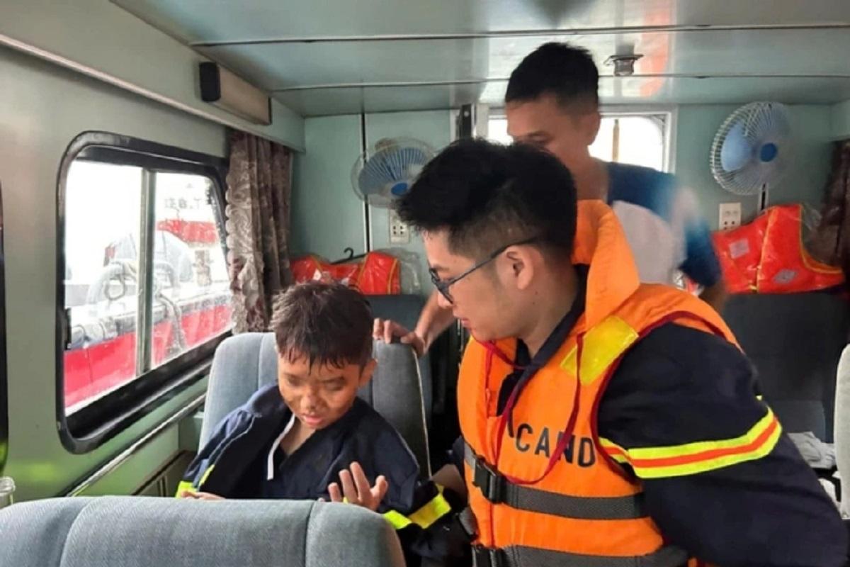 34 человека погибли в результате крушения туристического лайнера во Вьетнаме