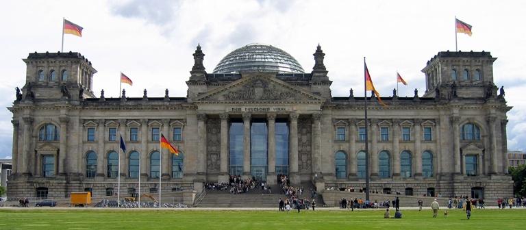 Парламент Германии принял закон о легализации однополых браков