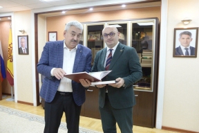 Спикер Госсовета Леонид Черкесов об уникальном Чувашско-русско-армянском словаре: Это свидетельство того, как в Чувашии бережно хранят языковое наследие, традиции и обычаи