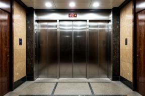 Кома и вертолет санавиации: новые детали падения лифта в ТЦ под Новосибирском