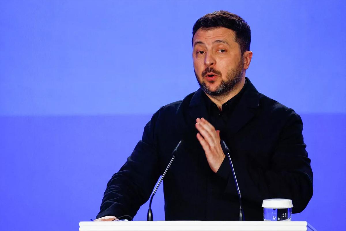 «Очередной чек за наш счет»: во Франции взбешены визитом Зеленского за новыми миллионами из пустой казны