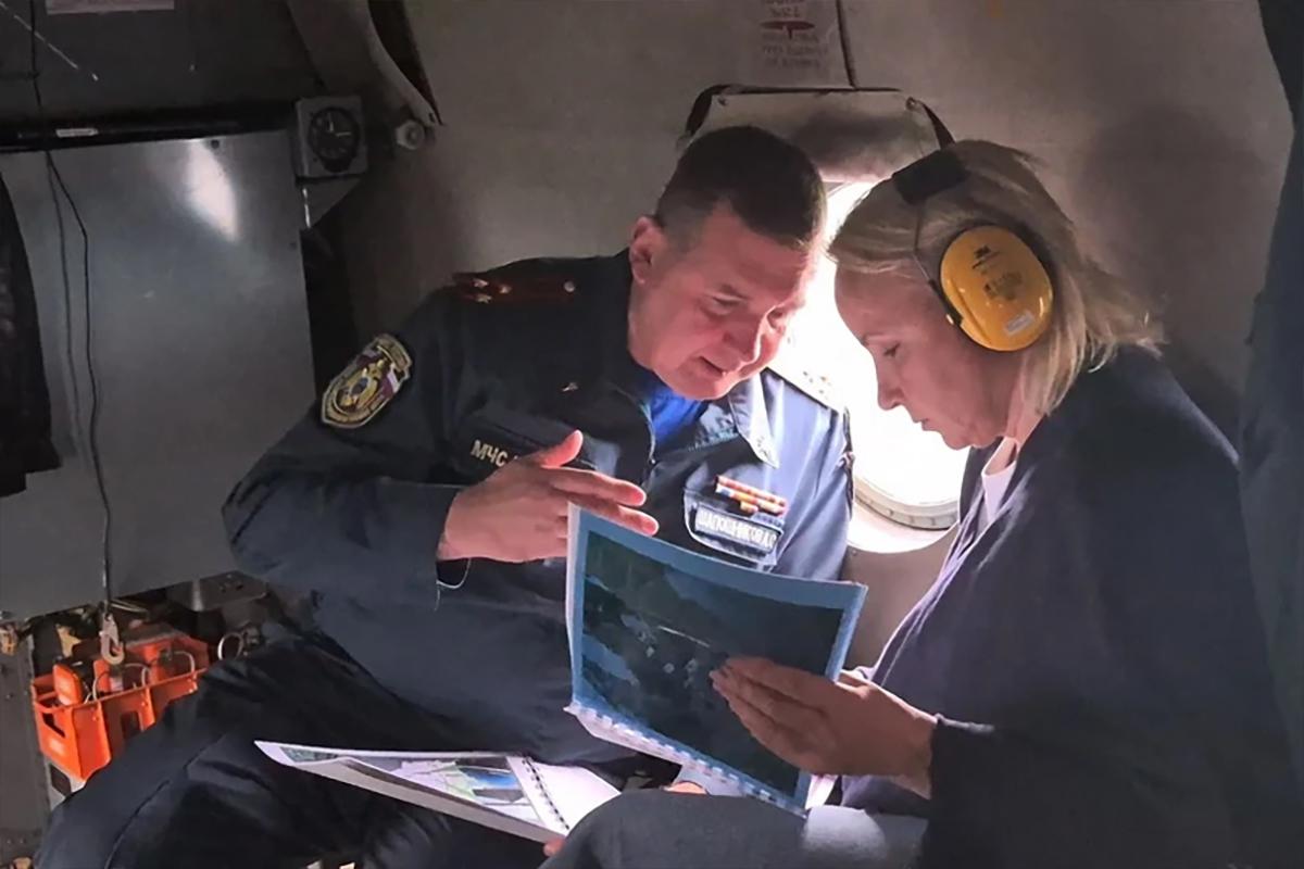 Вода уходит, но спасатели не спят: губернатор и МЧС с вертолета оценили паводок в ЕАО — ситуация на контроле