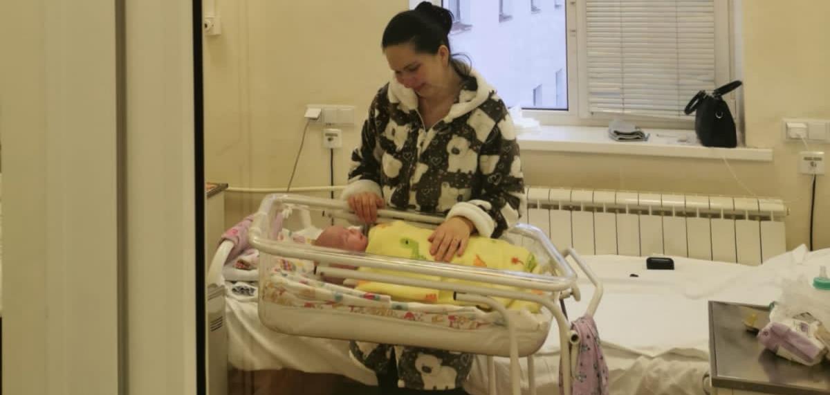 В Волгоградской клинической больнице №5 выходили недоношенную девочку весом 1715 граммов