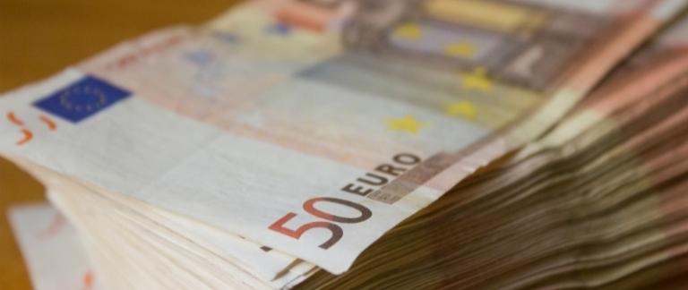 Курс евро в России снизился до 60 рублей