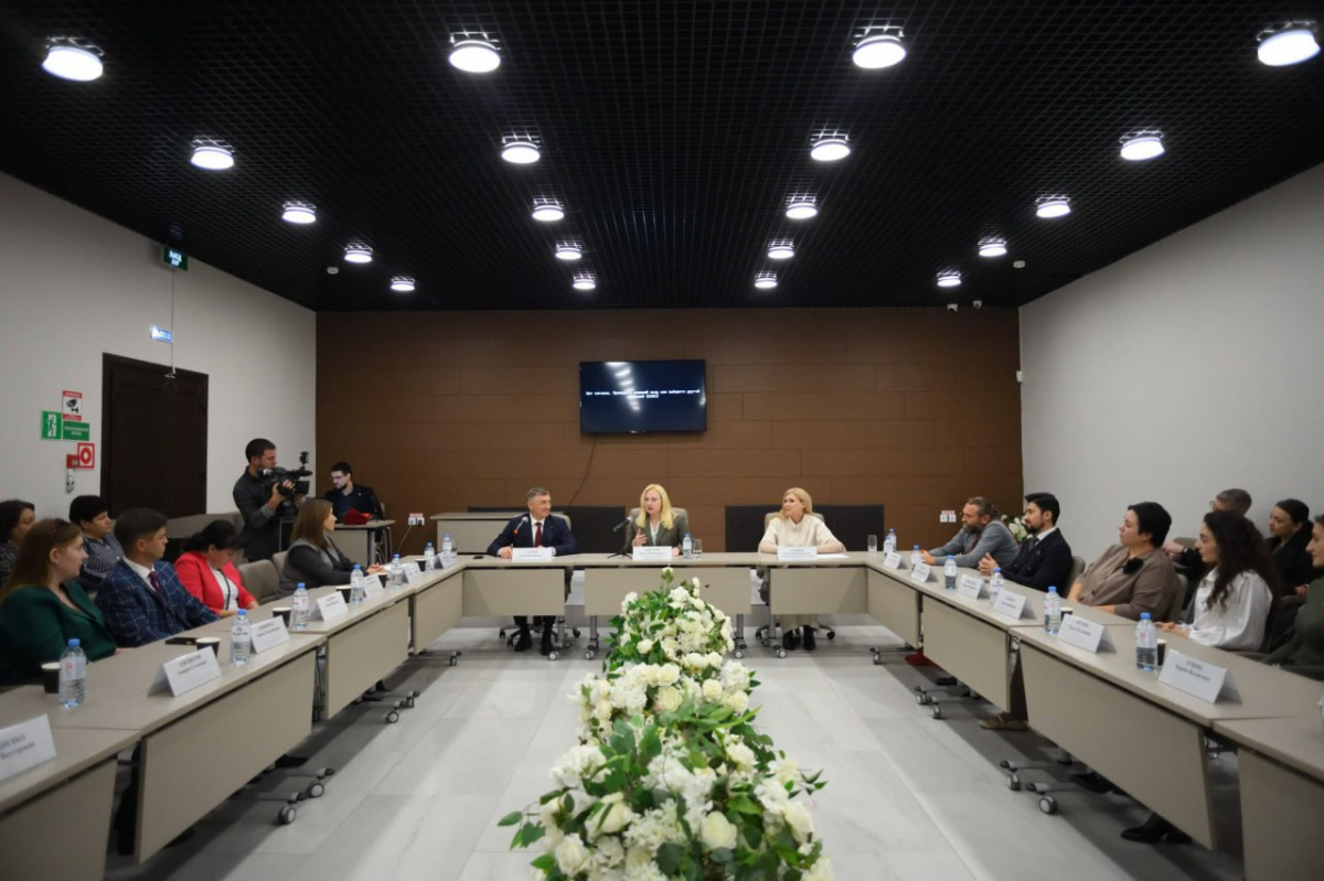 Мурат Кумпилов: Замминистра культуры РФ Жанна Алексеева положительно оценила реализацию программы «Земский работник культуры» в Адыгее