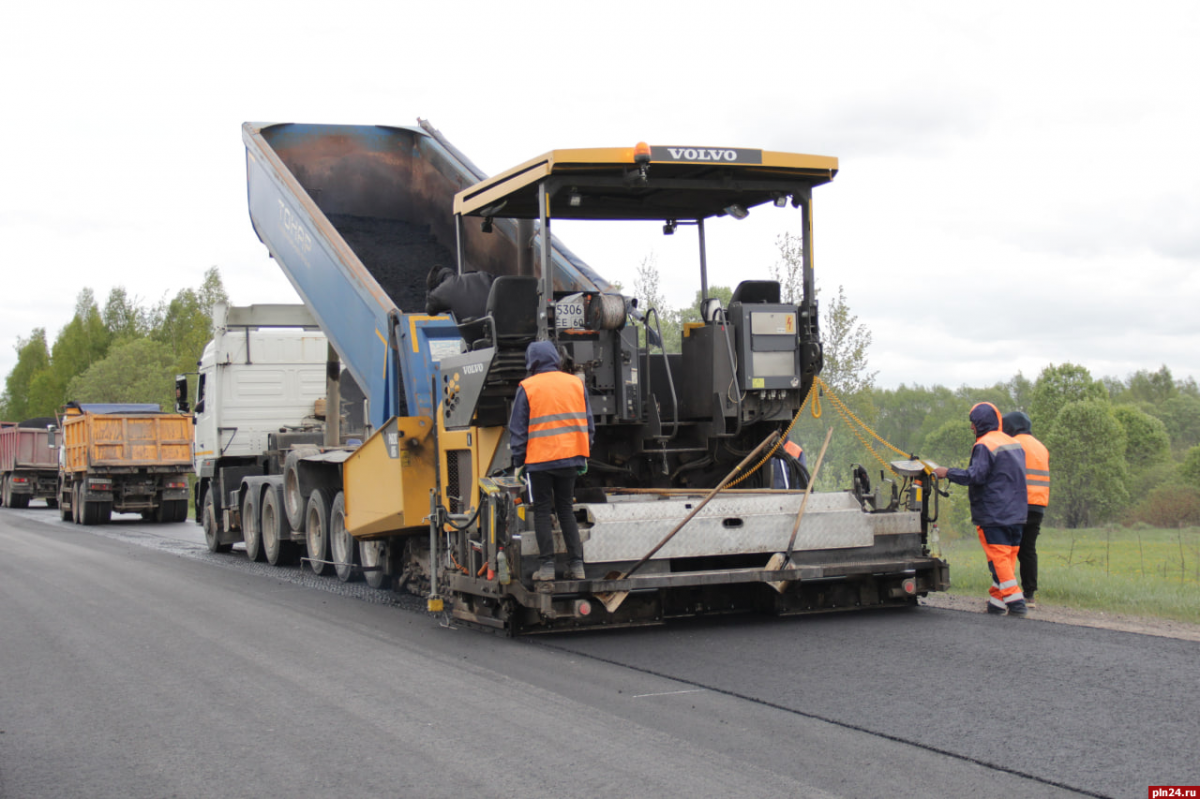 В Псковской области началась уборка дорог и подготовка к ремонту