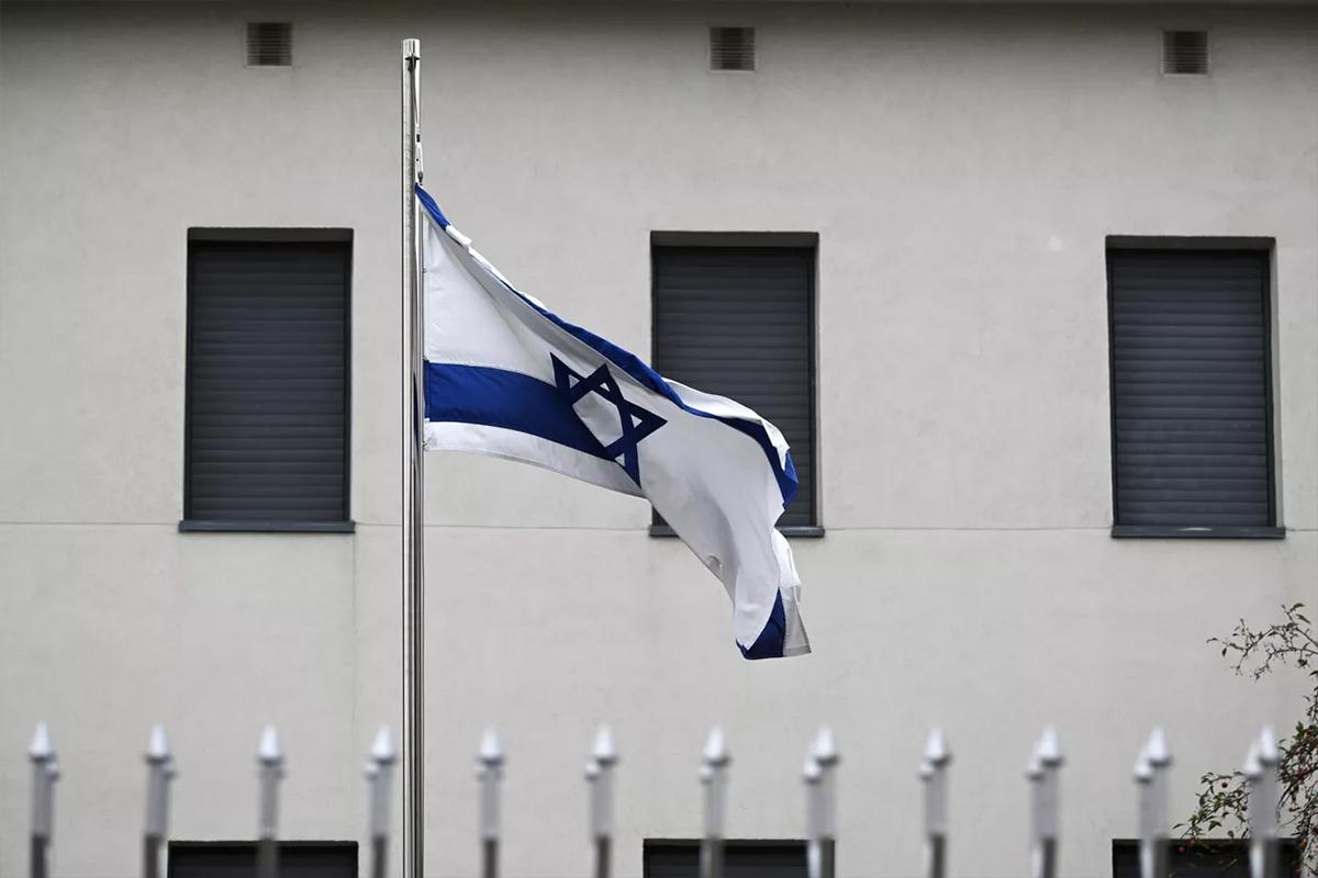 Токио в срочном порядке вывозит японцев из Израиля под обстрелами