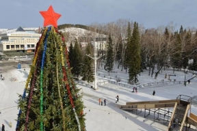 Горно-Алтайск начали украшать к Новому году