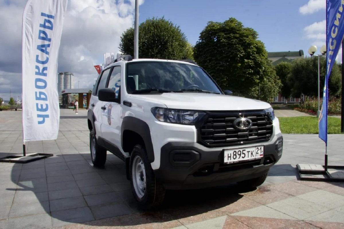 МЧС Чувашии передали партию новых внедорожников LADA Niva и тяжелых автоцистерн