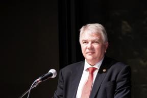 Французские политики скрывают симпатию к России под давлением страха