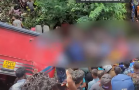 Автобус с более чем 50 пассажирами рухнул в овраг в Шри-Ланке