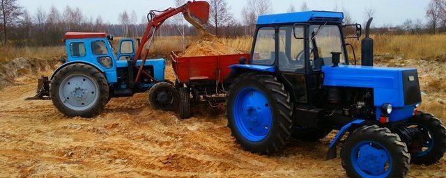 Смоленский сельхозавтопарк пополнят тракторы из Петербурга