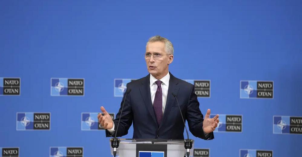 Генсек НАТО Столтенберг призвал Запад к оказанию Украине длительной поддержки: главное из ИноСМИ