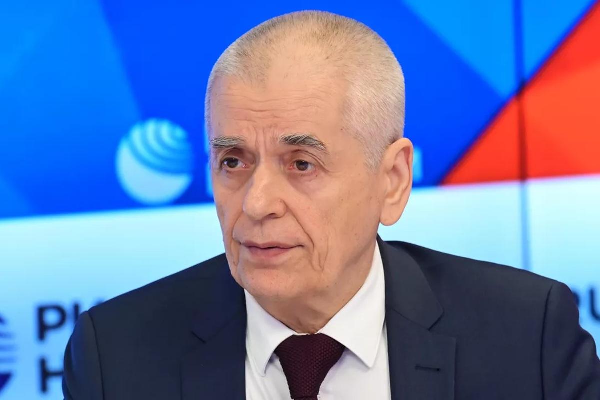 Онищенко поддержал переход на индивидуальное обучение в российских школах