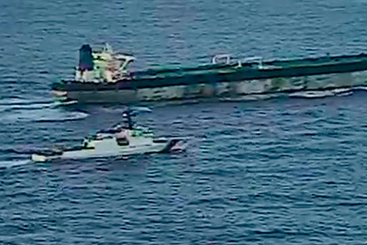 Трамп принял решение освободить двух россиян с захваченного танкера Marinera