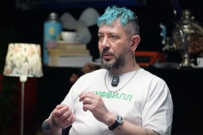 Лебедев порезал грин-карту на границе