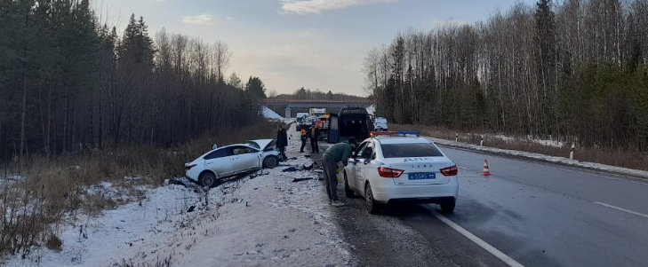 Спикер думы Североуральска погиб в страшном лобовом ДТП на трассе в Свердловской области